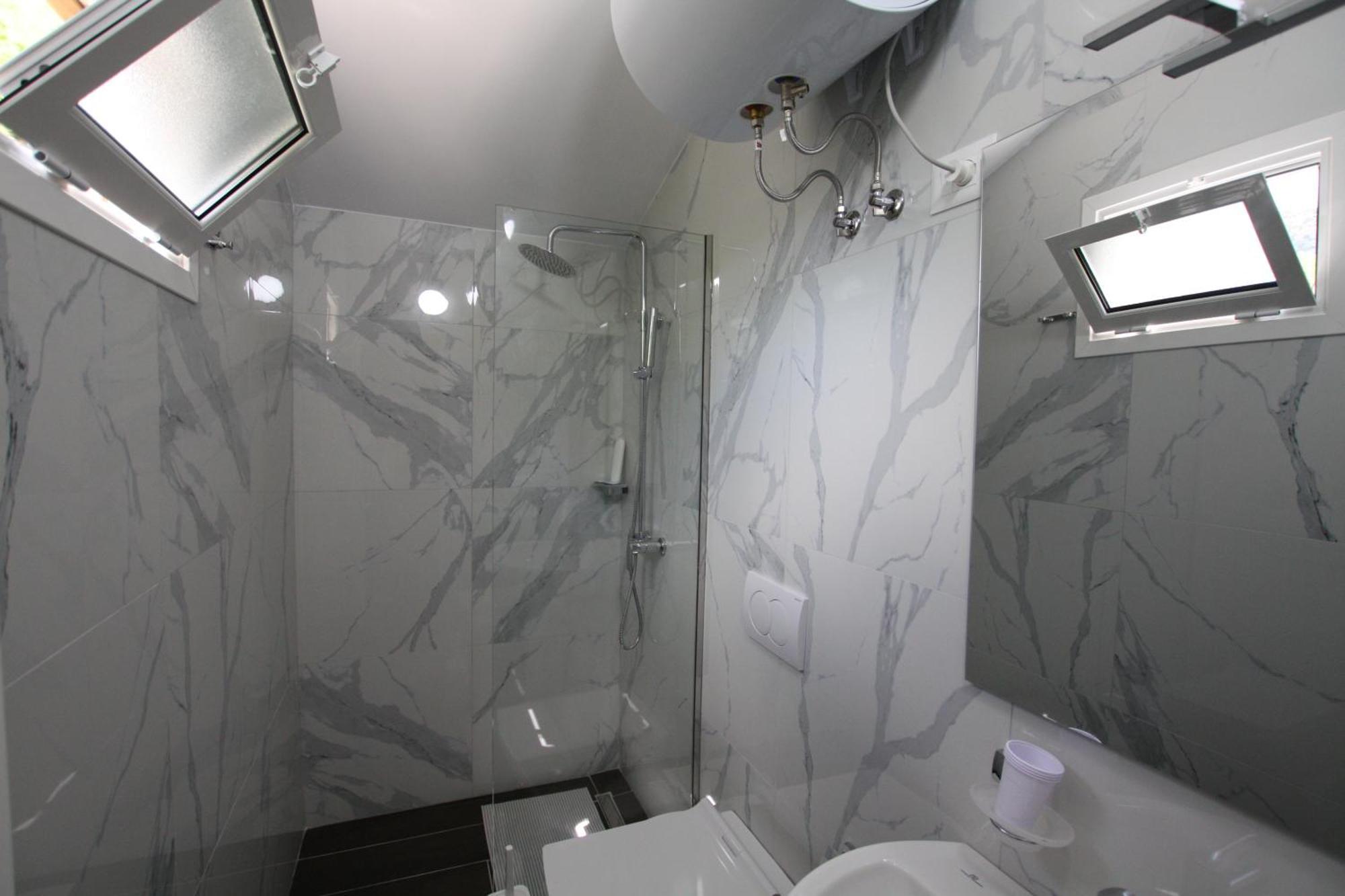 Lugina E Shengjergjit ,Bujtinat Villa Tiranë Ngoại thất bức ảnh