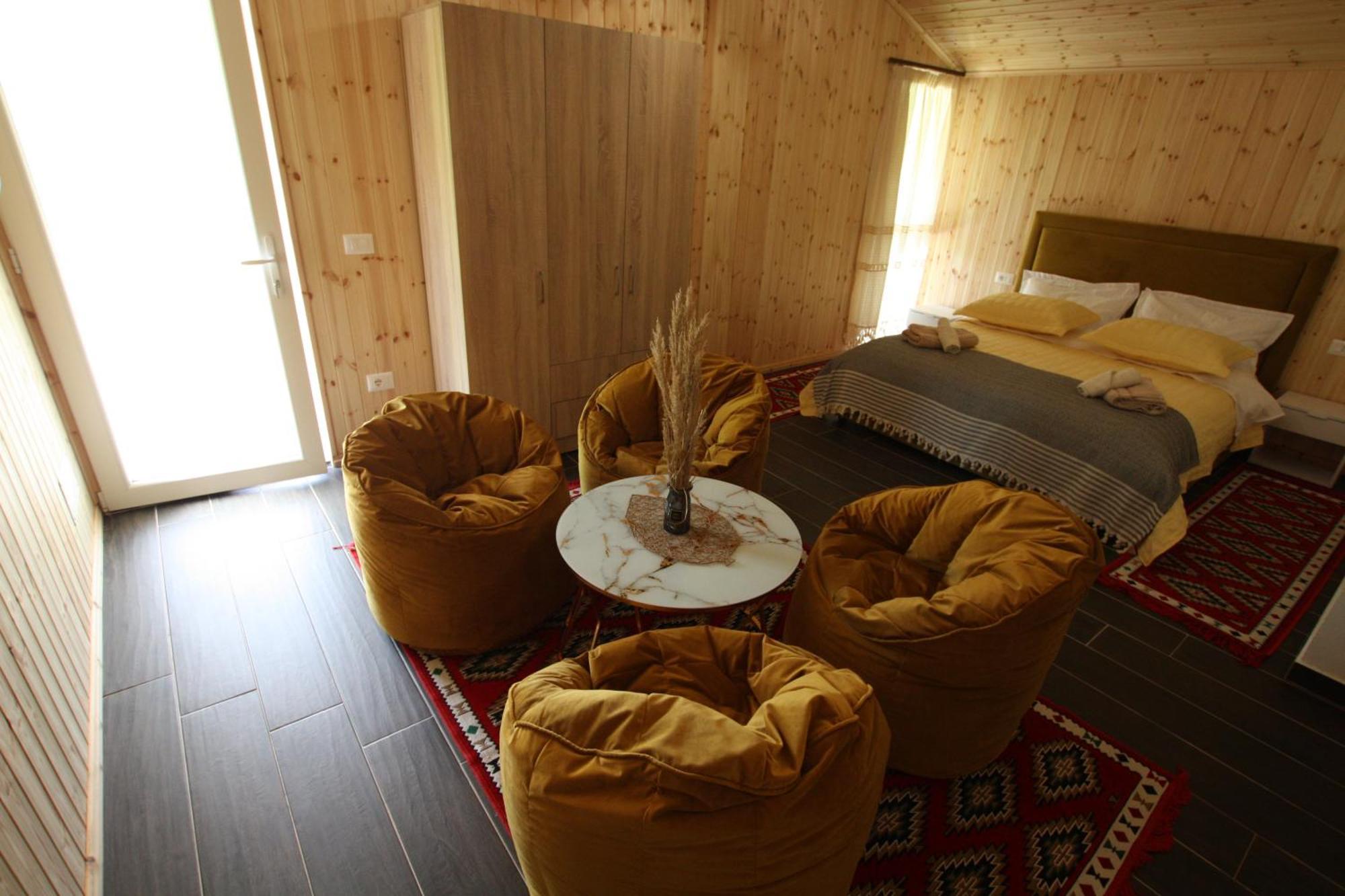 Lugina E Shengjergjit ,Bujtinat Villa Tiranë Ngoại thất bức ảnh